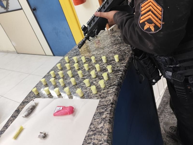 Polícia encontra mais um ponto de venda de drogas em Casimiro de Abreu