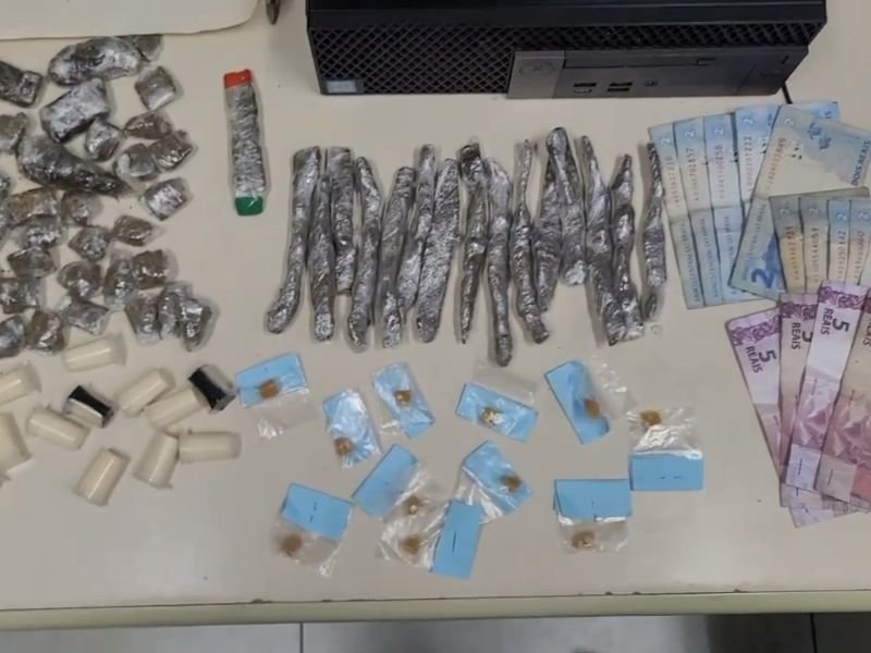 Polícia Civil de Rio das Ostras apreende drogas depois de ação no Goiamum