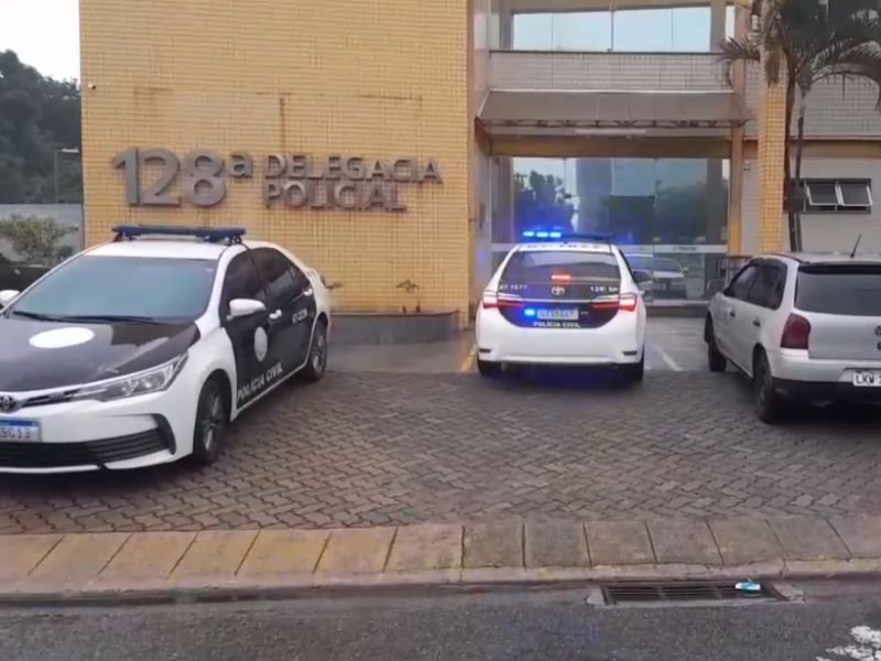 Polícia Civil prende mulher com celular roubado em Rio das Ostras