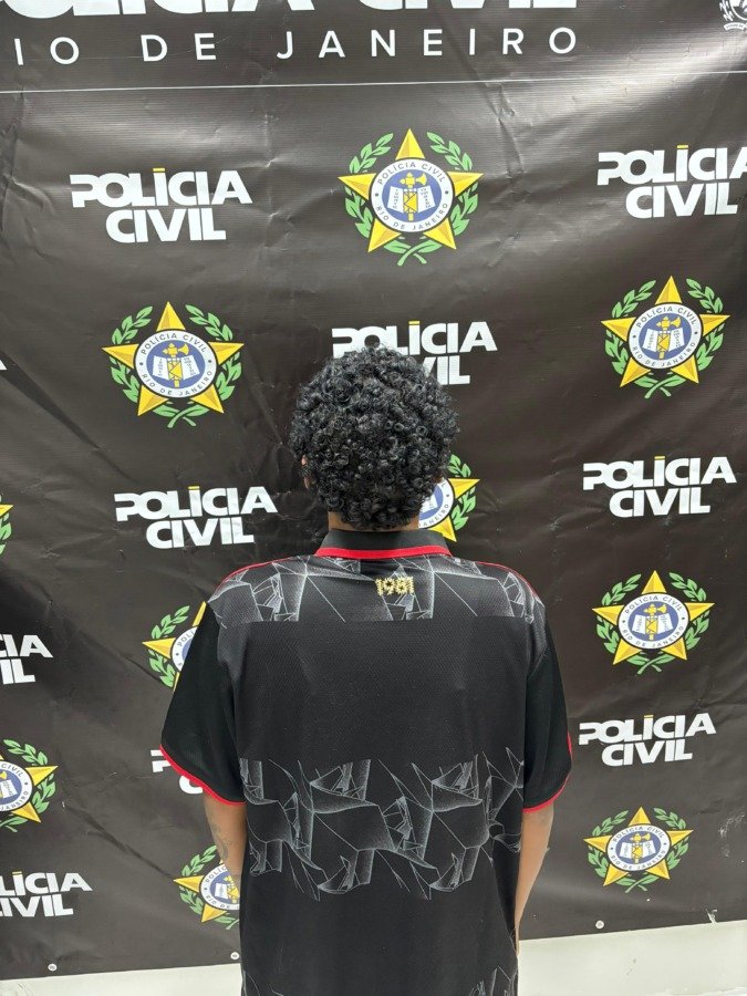Mulher é presa em flagrante no Lagomar por envolvimento com o tráfico de drogas