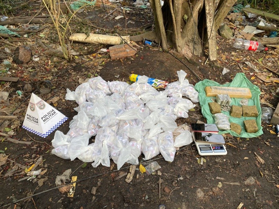 Traficante procurado é preso pela PM em terreno baldio em Rio das Ostras