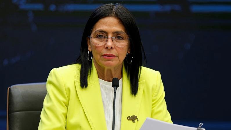 URGENTE | Governo interino da Venezuela endurece repressão após queda de Maduro